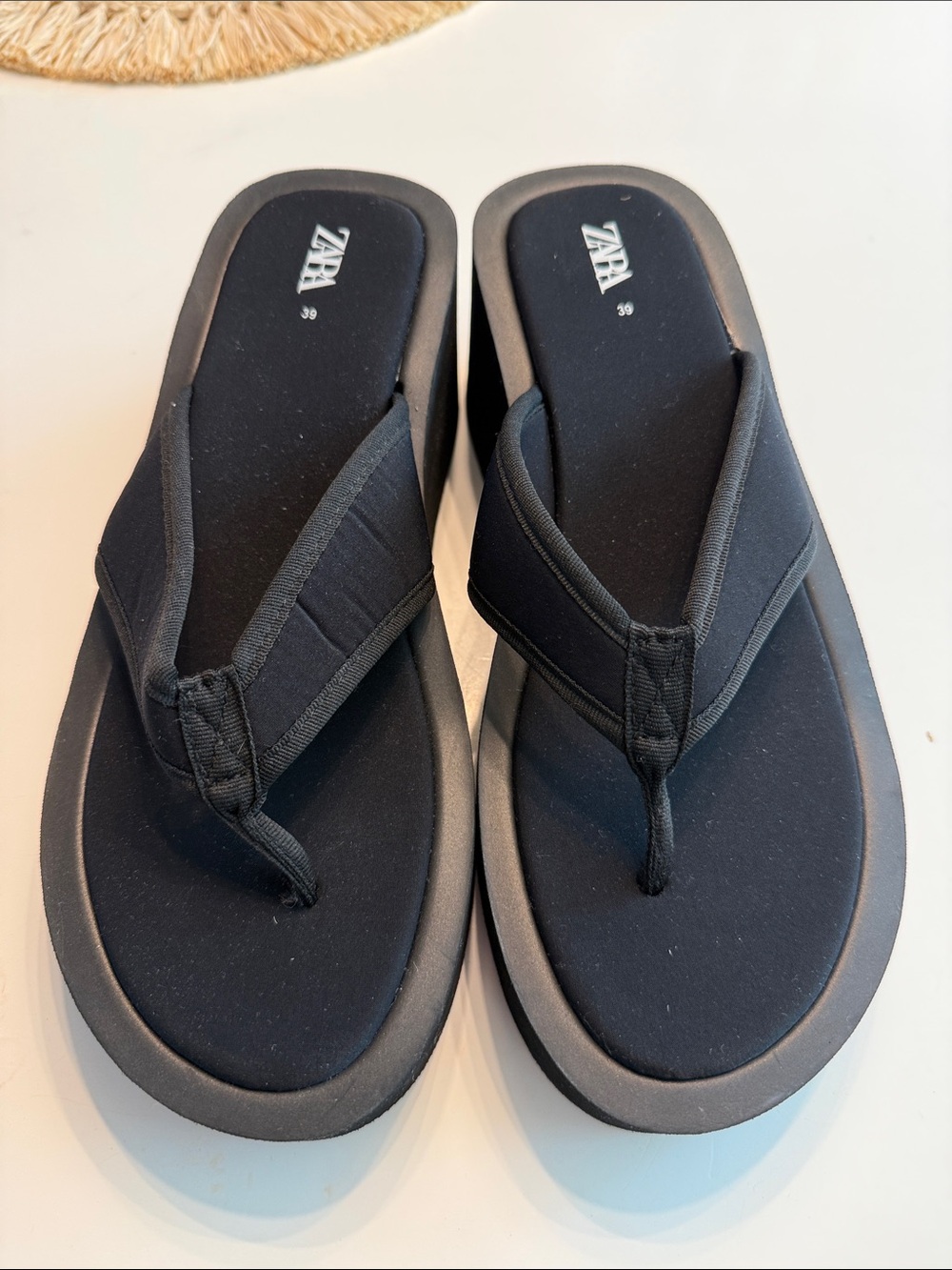 Zara Black Foam Platform Thong Sandals - Picture 1 of 5